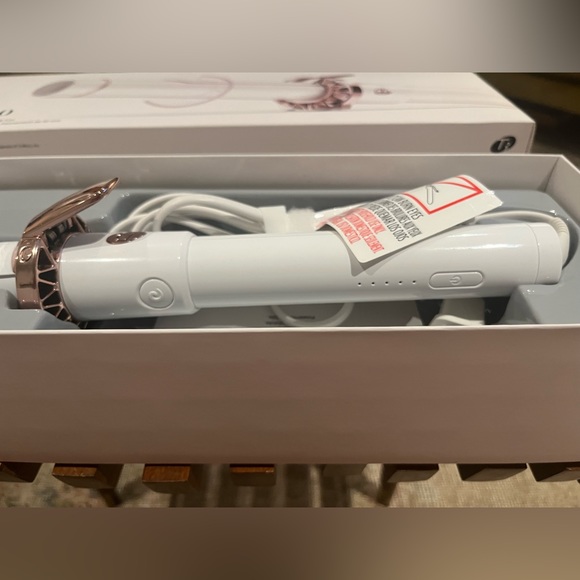 NWOT | T3 TWRL Auto-Rotating curling iron - 1.25” - Picture 8 of 9